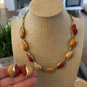 Vintage thermoset Leaf Necklace and Earring Set in goldtone, orange, rust, beige